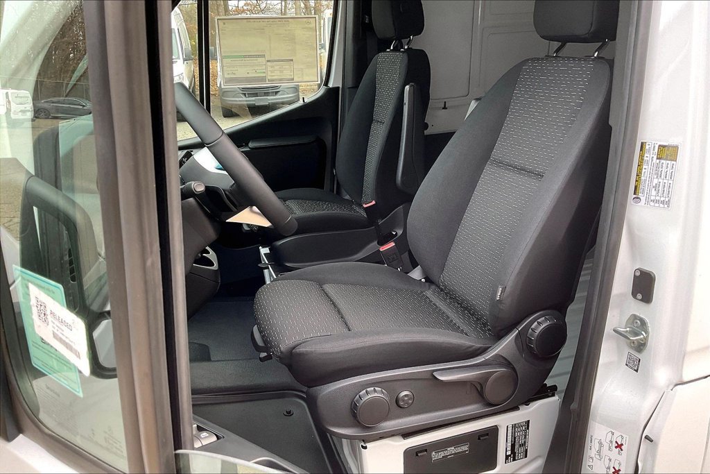 New 2026 Mercedes-Benz Sprinter 2500 image 9