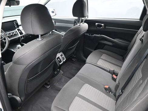 Used 2023 Kia Sorento LX image 23