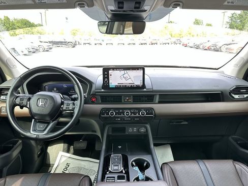 Used 2023 Honda Pilot Elite image 10