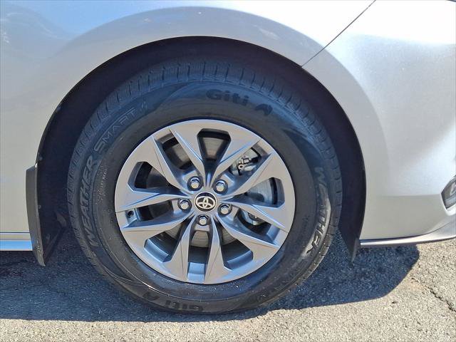 Certified 2025 Toyota Sienna XLE w/ XLE Plus Package FWD image 27