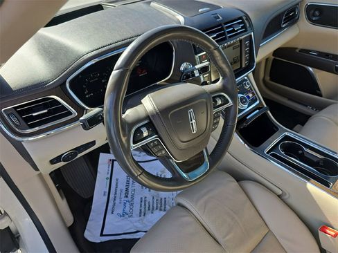 Used 2018 Lincoln Continental Reserve image 19