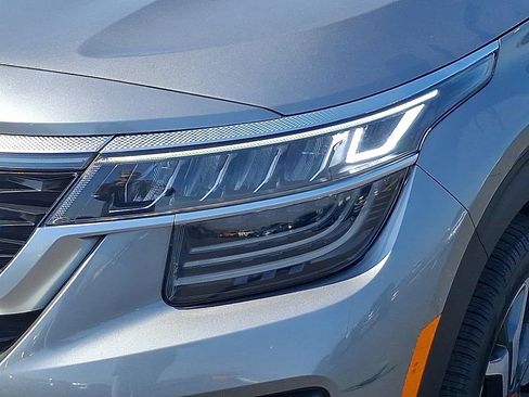 Certified 2023 Kia Seltos SX image 9