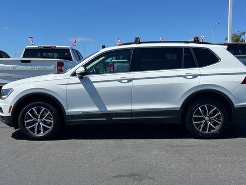 Used 2020 Volkswagen Tiguan SE w/ Panoramic Sunroof Package FWD image 8