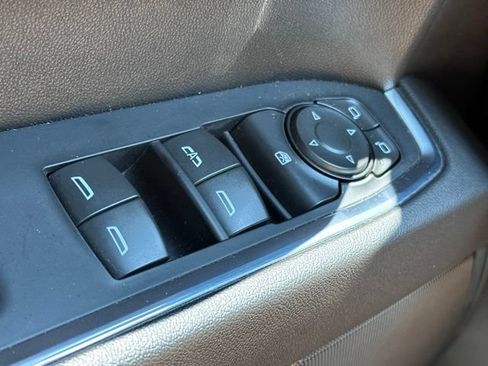 Used 2022 Chevrolet Silverado 1500 LT Trail Boss w/ LPO, Dark Essentials Package AWD/4WD image 16
