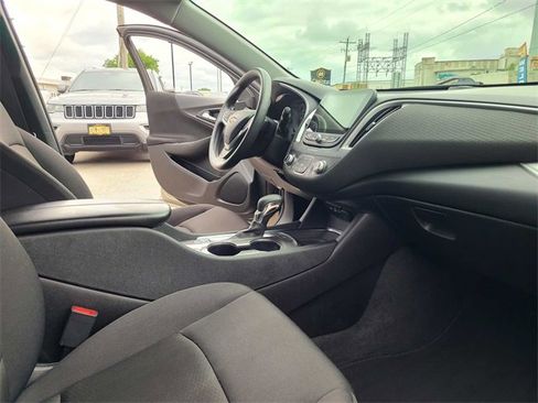 Used 2022 Chevrolet Malibu LT image 15