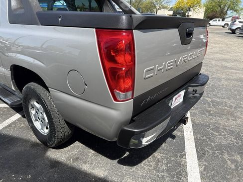 Used 2004 Chevrolet Avalanche 2WD image 7