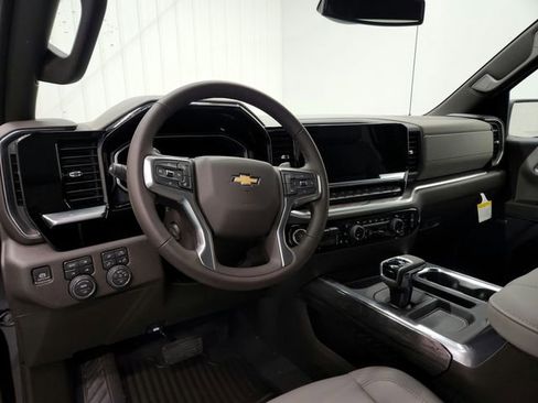 New 2026 Chevrolet Silverado 1500 LTZ w/ LPO, Dark Essentials Package AWD/4WD image 17