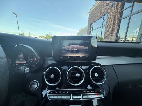 Used 2015 Mercedes-Benz C 300 Sedan image 4