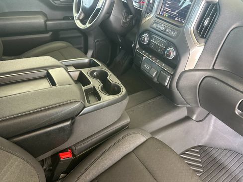 Used 2026 Chevrolet Silverado 1500 Custom Trail Boss w/ LPO, Dark Essentials Package AWD/4WD image 16