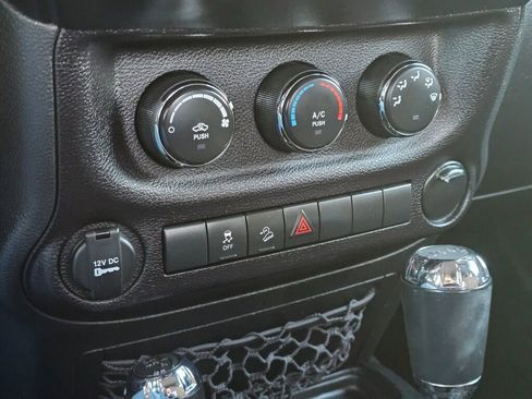 Used 2018 Jeep Wrangler Sport image 19