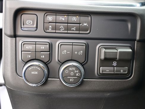 New 2026 Chevrolet Suburban Premier w/ Sun And Tow Package AWD/4WD image 30