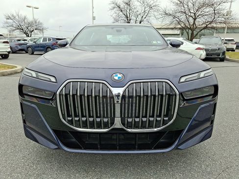 Certified 2023 BMW 760i xDrive AWD/4WD image 2