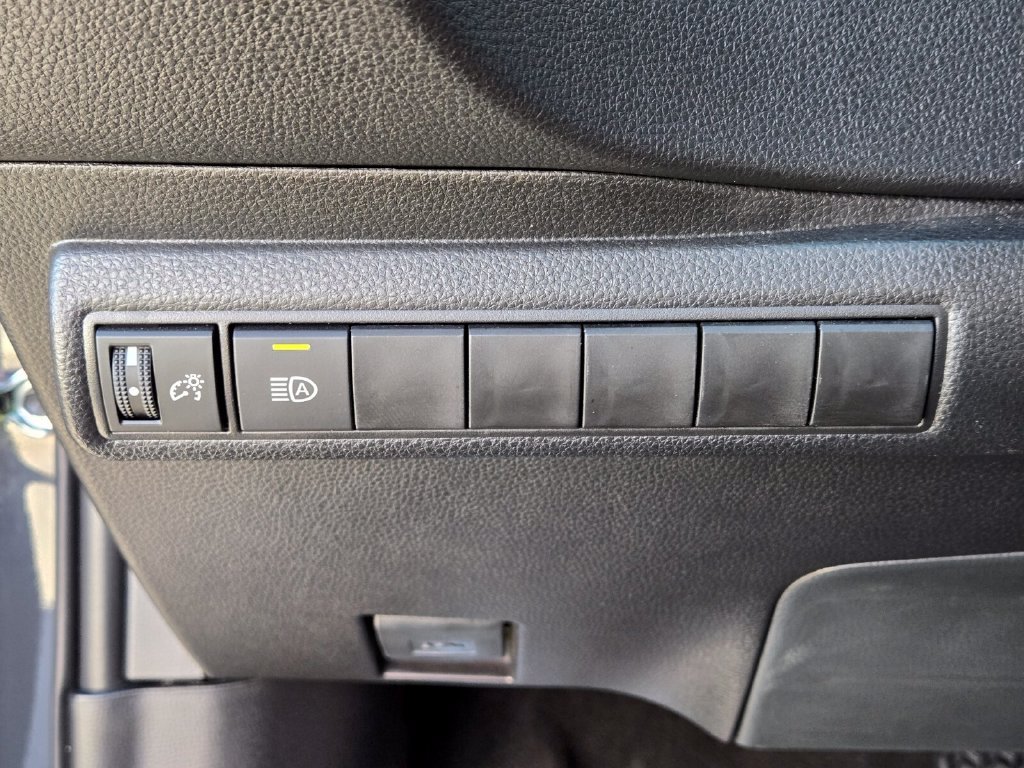 Used 2026 Toyota Corolla LE FWD image 32