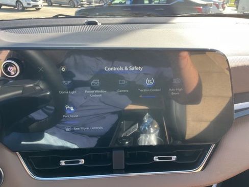 New 2026 Chevrolet Equinox ACTIV w/ Convenience Package III FWD image 28