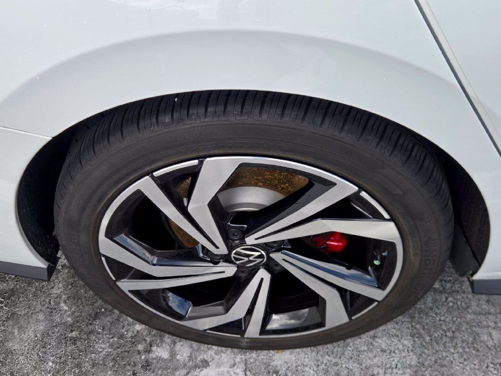 Used 2023 Volkswagen Jetta GLI Autobahn FWD image 6