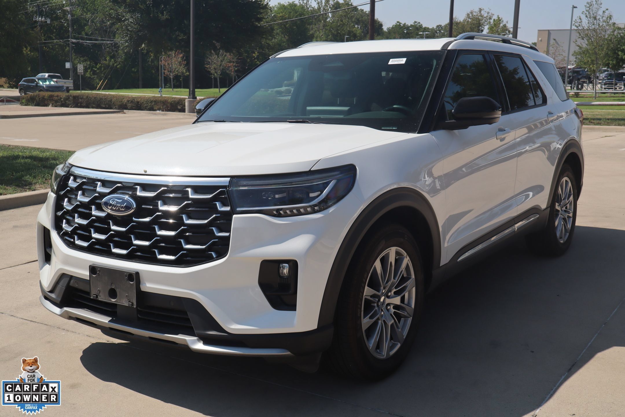 Certified 2025 Ford Explorer Platinum RWD image 9