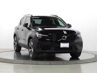 Used 2025 Volvo XC40 B5 Plus w/ Climate Package video 1
