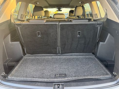 Used 2024 Volkswagen Atlas SE w/ Panoramic Sunroof Package FWD image 30