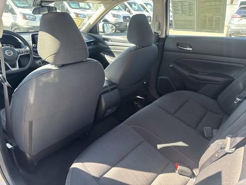 Used 2022 Nissan Altima 2.5 SV image 12