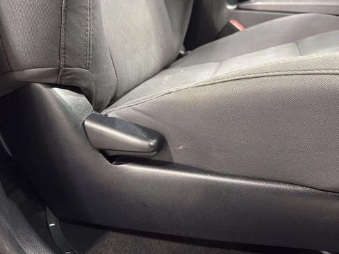 Used 2019 Toyota Tacoma SR5 AWD/4WD image 11