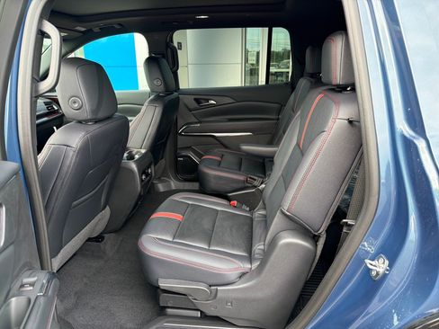 Used 2026 Chevrolet Traverse RS w/ LPO, Floor Liner Package AWD/4WD image 10