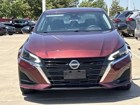 Used 2025 Nissan Altima 2.5 SV AWD/4WD image 8