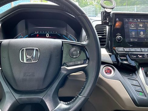 Used 2018 Honda Odyssey Touring image 25