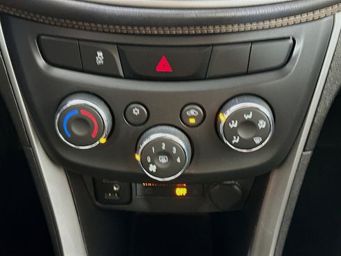 Used 2017 Chevrolet Trax LT image 22