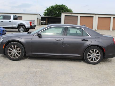 Used 2015 Chrysler 300 Limited w/ 300 Premium Group AWD/4WD image 3