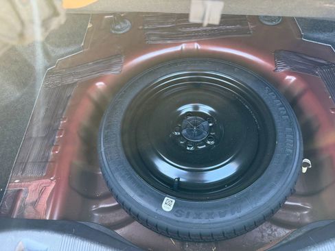 Used 2014 Ford Fusion SE FWD image 16