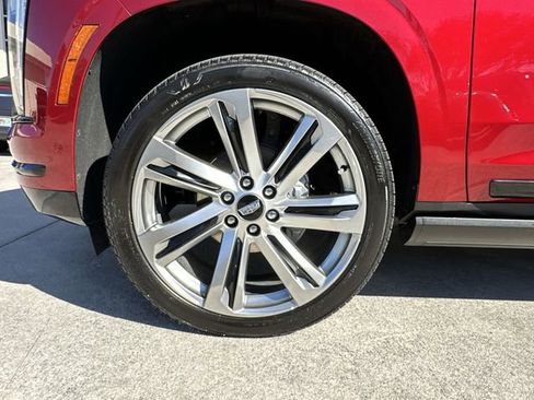 Certified 2025 Cadillac Escalade ESV Sport Platinum image 18