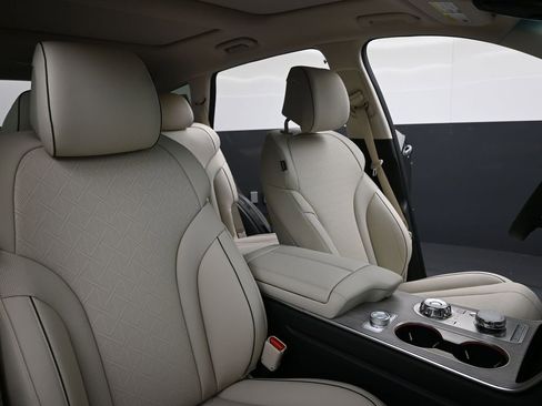 New 2026 Genesis GV80 2.5T Advanced image 13