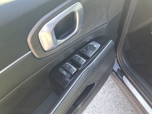 Used 2024 Kia Sorento SX image 14