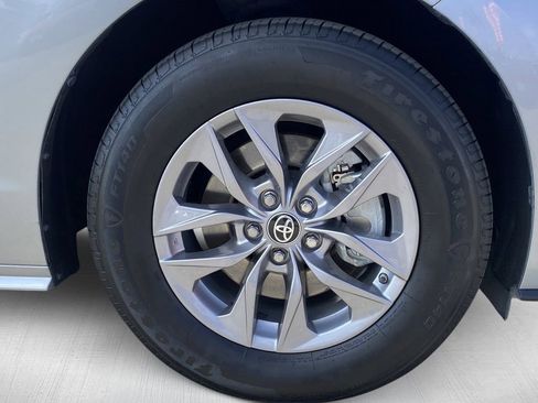 Certified 2023 Toyota Sienna XLE w/ XLE Plus Package FWD image 14