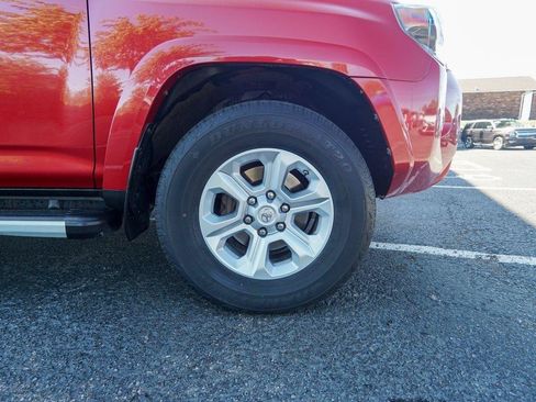 Used 2018 Toyota 4Runner SR5 Premium AWD/4WD image 11