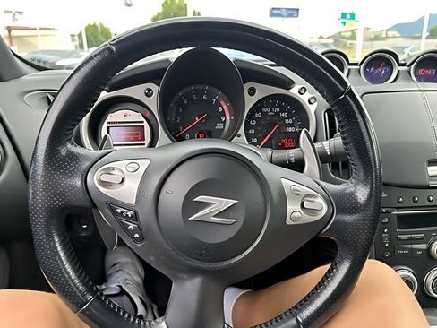 Used 2009 Nissan 370Z Touring w/ Sport Pkg RWD image 19