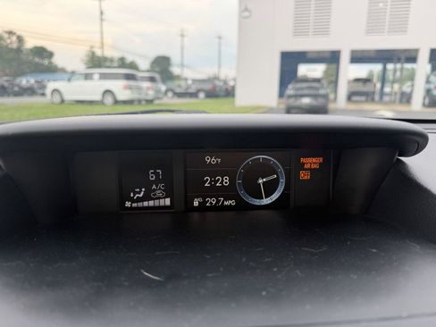 Used 2018 Subaru Forester 2.5i Premium w/ All-Weather Package AWD/4WD image 11