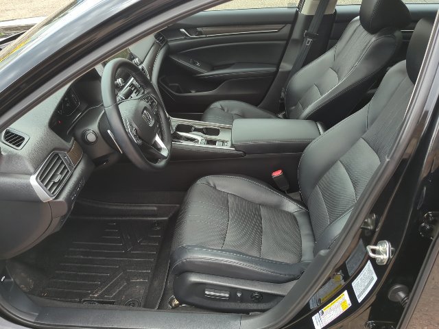 Used 2018 Honda Accord Touring image 15