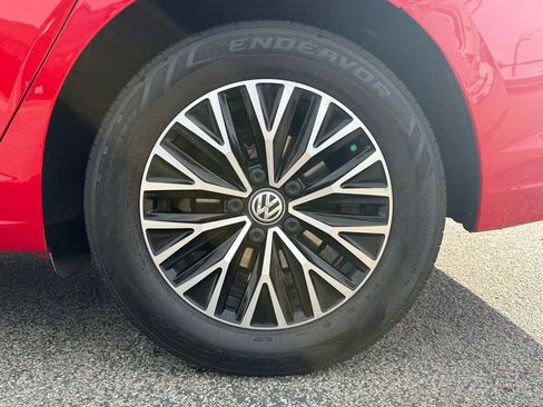 Used 2021 Volkswagen Jetta SE image 9