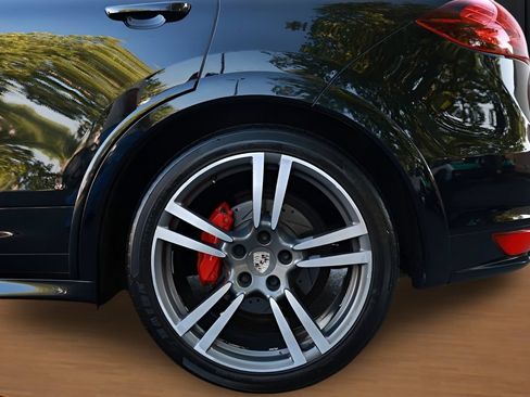 Used 2013 Porsche Cayenne GTS AWD/4WD image 7