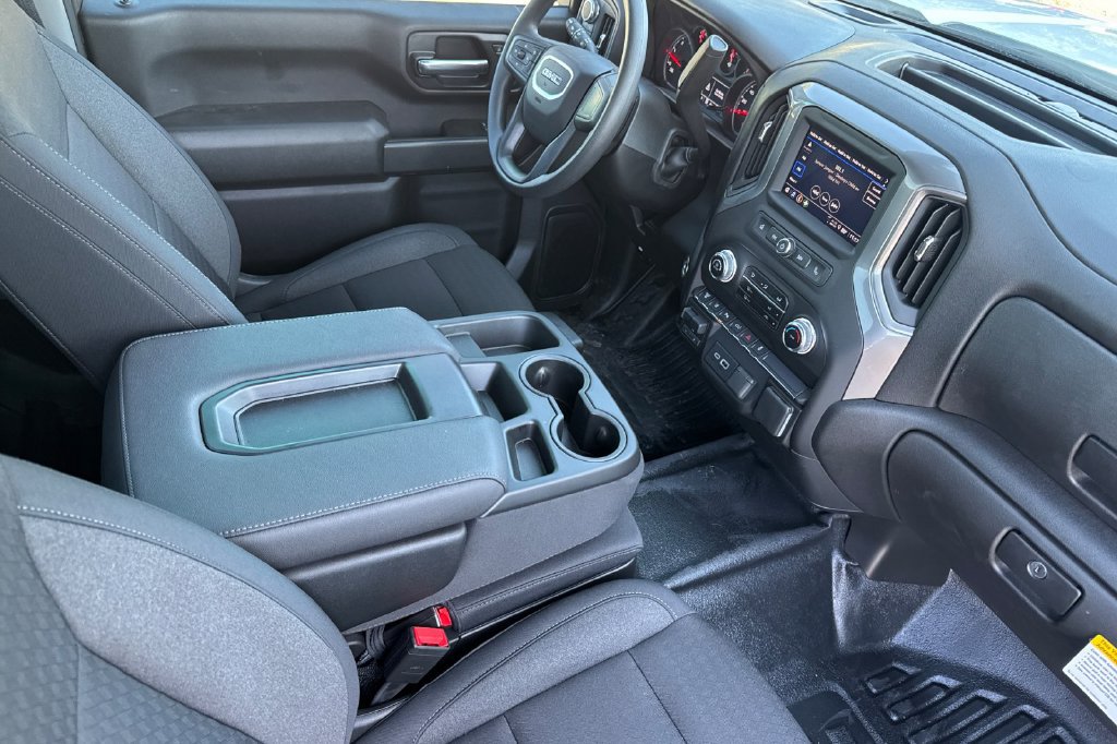 Used 2025 GMC Sierra 2500 Pro w/ 1SA Pro Safety Plus Package AWD/4WD image 18