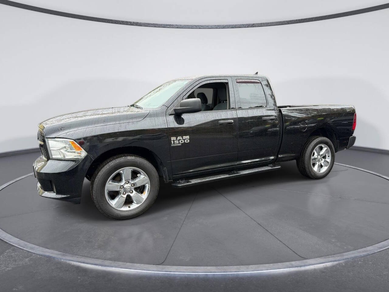 Used 2019 RAM 1500 Express w/ Express Value Package AWD/4WD image 1