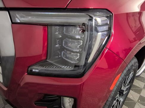 Used 2024 GMC Yukon XL AT4 w/ Technology Package AWD/4WD image 10
