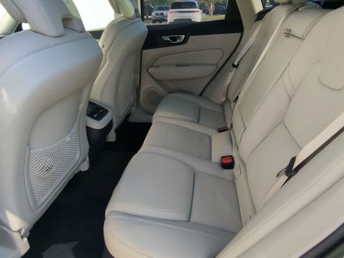 Used 2023 Volvo XC60 B5 Ultimate w/ Protection Package Premier FWD image 21