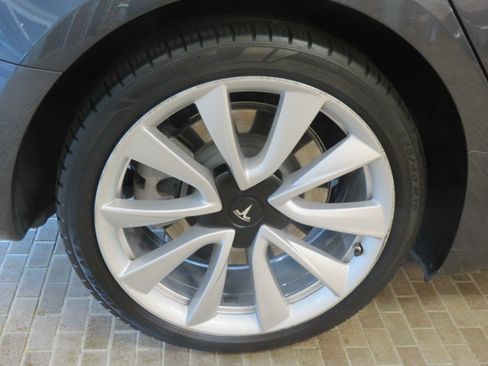Used 2019 Tesla Model 3 Performance AWD/4WD image 9