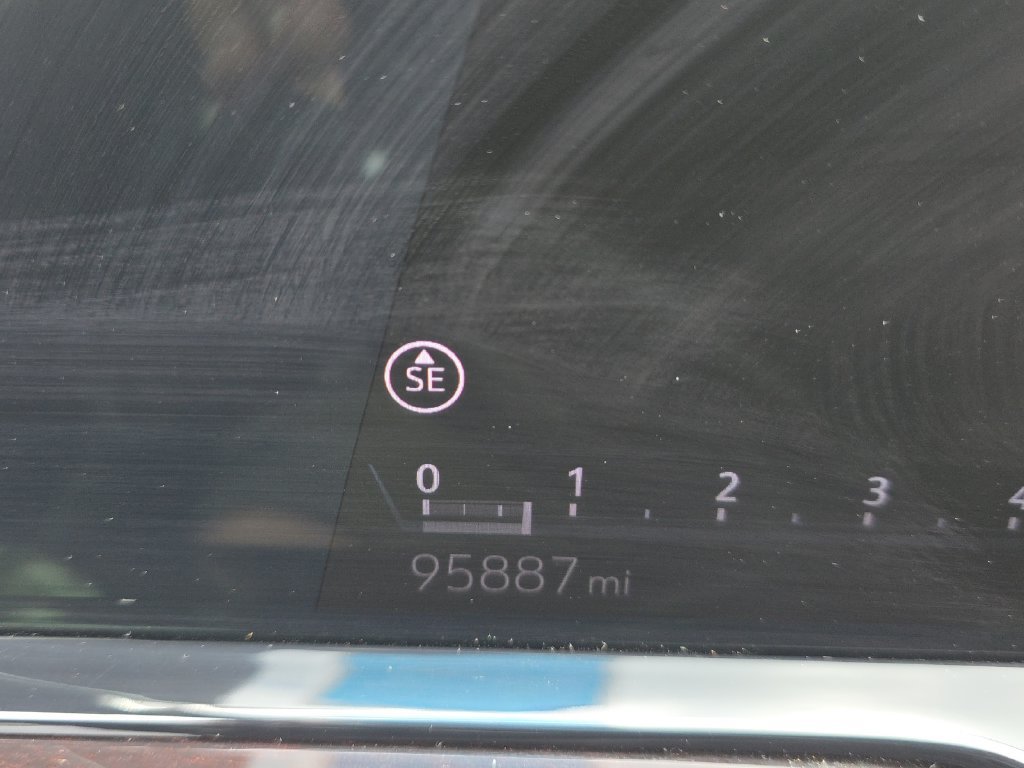 Used 2021 Cadillac Escalade Premium Luxury Platinum w/ Heavy-Duty Trailer Package AWD/4WD image 22