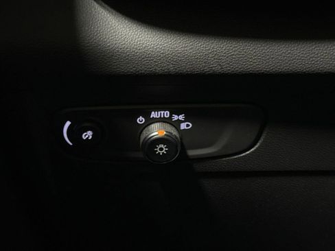 Used 2023 Buick Envision Essence image 18