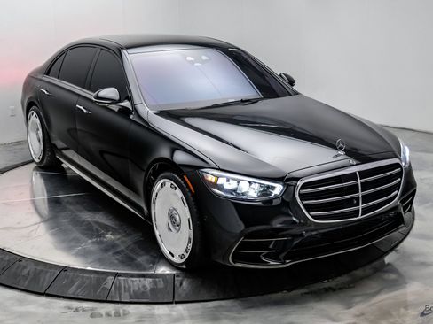 Used 2024 Mercedes-Benz S 580 4MATIC Sedan w/ AMG Line image 25