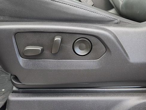 Used 2022 Chevrolet Silverado 1500 LT Trail Boss w/ LT Trail Boss Premium Package image 9