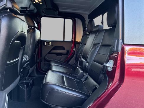 Used 2021 Jeep Gladiator Overland w/ Popular Equipment Package AWD/4WD image 15